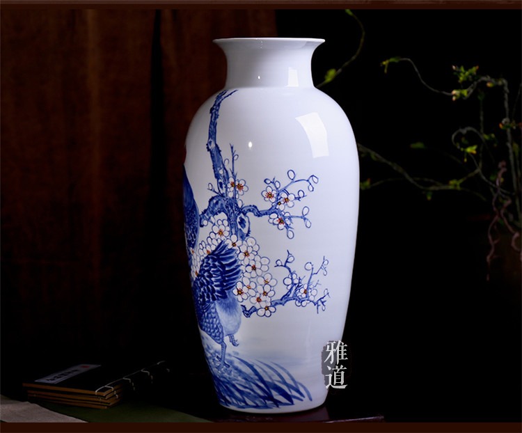 陶瓷花瓶工艺品名家手绘青花瓷摆件-侧面