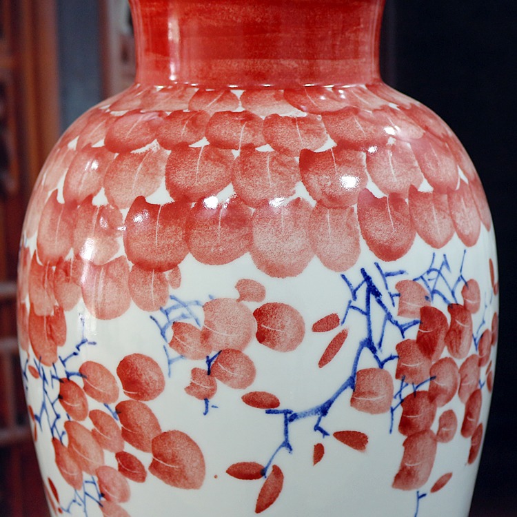 客厅摆件陶瓷花瓶（手绘鸿运当头）-特写