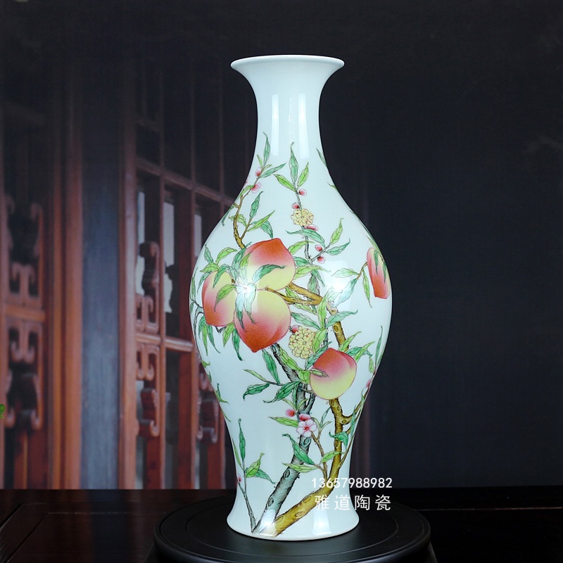 仿古陶瓷花瓶雍正粉彩蝠桃纹橄榄瓶